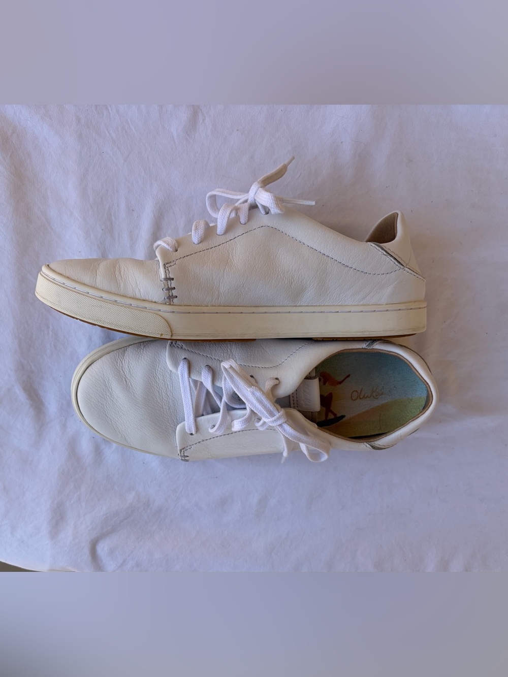 OluKai Women’s White Leather Low-Top Sneakers Extra Comfy Soft Great Sz 7.5